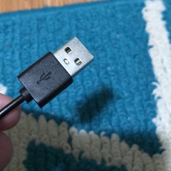 USB Charger - Picture 3 of 5